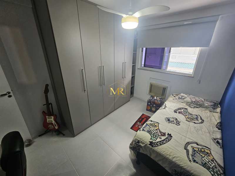 Conheça 22 do imóvel - Apartamento à Venda - 3 Dormitórios (1 Suíte) - Anil - 125 m² com Varanda, Dependência e 2 Vagas - RB100982 - 22 22 - 22