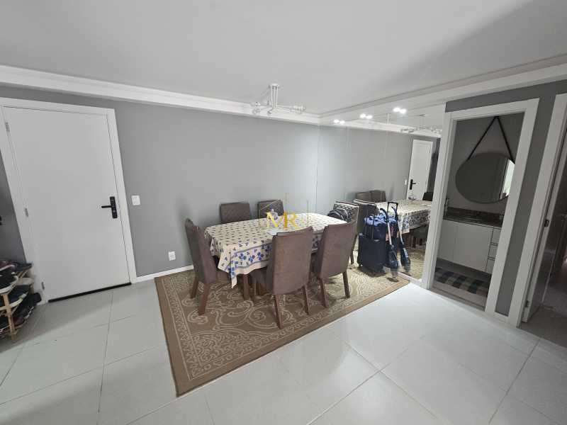 Conheça 9 do imóvel - Apartamento à Venda - 3 Dormitórios (1 Suíte) - Anil - 125 m² com Varanda, Dependência e 2 Vagas - RB100982 - 9 9 - 9