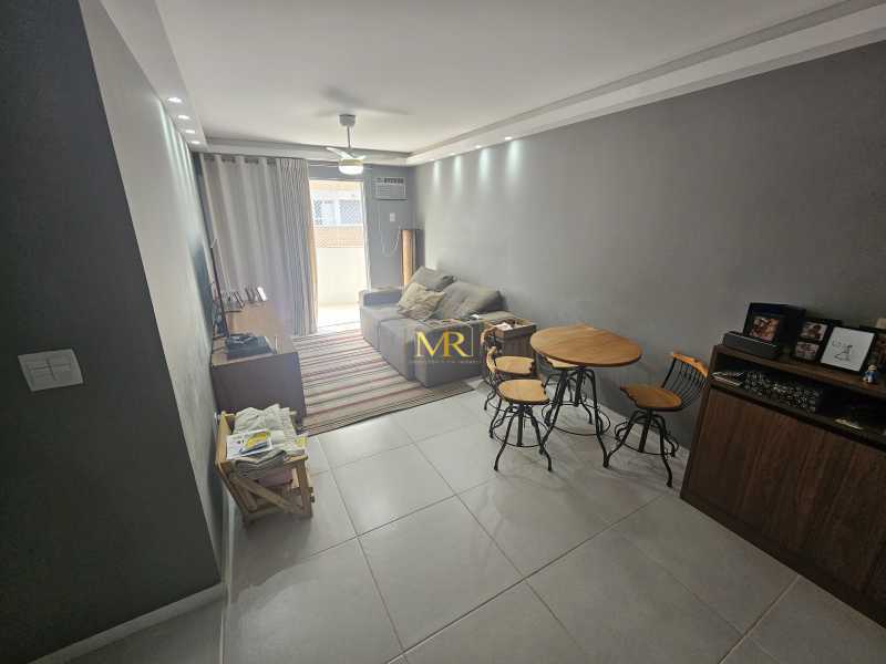Conheça 10 do imóvel - Apartamento à Venda - 3 Dormitórios (1 Suíte) - Anil - 125 m² com Varanda, Dependência e 2 Vagas - RB100982 - 10 10 - 10