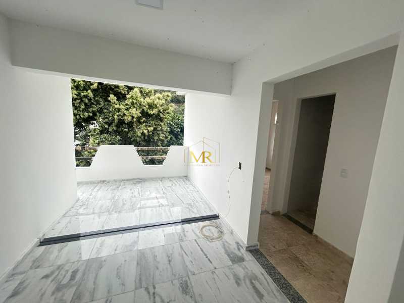 Conheça 9 do imóvel - Casa Duplex à Venda - 3 Dormitórios (2 Suítes) - Anil - 214 m² com 5 Vagas e Vista Livre no Bosque dos Esquilos - R52179 - 9 9 - 9