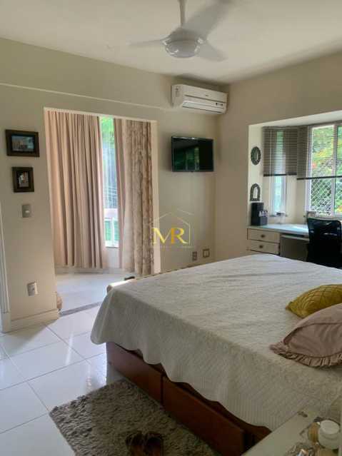 Conheça 16 do imóvel - Casa Triplex à Venda - 4 Suítes - Anil - 613 m² com Piscina, Varandão e Vista Livre - DM123 - 16 16 - 16