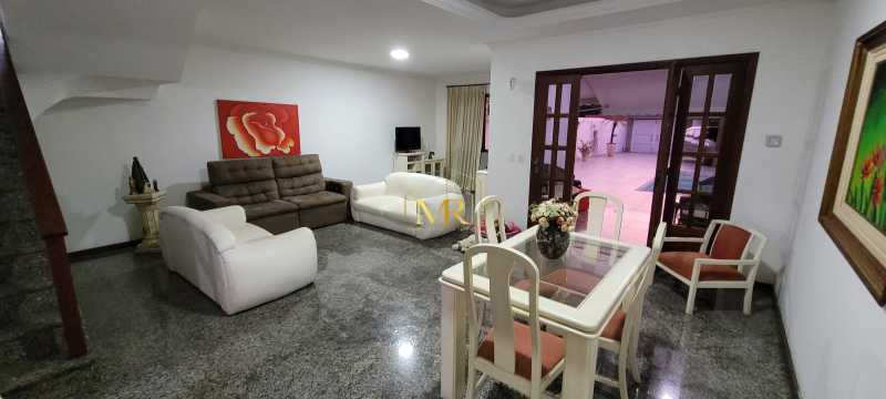 Conheça 13 do imóvel - Casa Duplex à Venda - 4 Dormitórios (3 Suítes) - Anil - 216 m² com Piscina, Churrasqueira e Vista Livre no Bosque do Esquilos - DM140 - 13 13 - 13