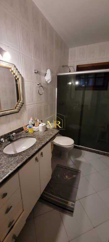 Conheça 15 do imóvel - Casa Duplex à Venda - 4 Dormitórios (3 Suítes) - Anil - 216 m² com Piscina, Churrasqueira e Vista Livre no Bosque do Esquilos - DM140 - 15 15 - 15