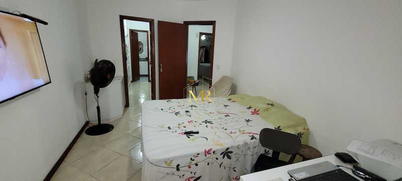 Conheça 24 do imóvel - Casa Duplex à Venda - 4 Dormitórios (3 Suítes) - Anil - 216 m² com Piscina, Churrasqueira e Vista Livre no Bosque do Esquilos - DM140 - 24 24 - 24
