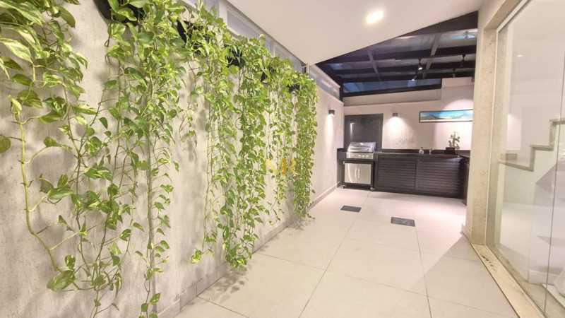 Conheça 21 do imóvel - Casa Duplex à Venda - 3 Dormitórios (2 Suítes) - Freguesia, Jacarepaguá - 140 m² com Espaço Gourmet e Piscina em Condomínio de Alto Padrão - DM150 - 21 21 - 21