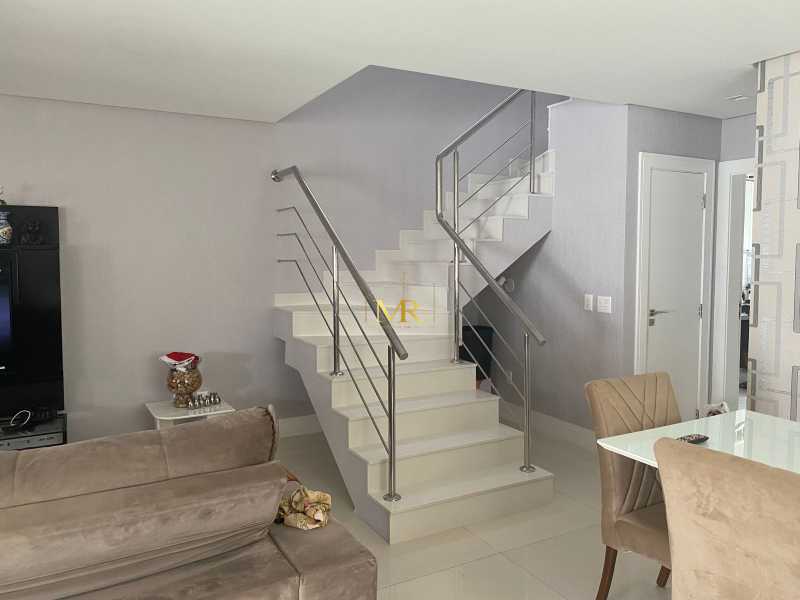 Conheça 1 do imóvel - Casa Triplex à Venda - 5 Dormitórios (4 Suítes) - Riviera del Sol - 231 m² com Piscina e Área Gourmet - R003 - 4 1 - 4