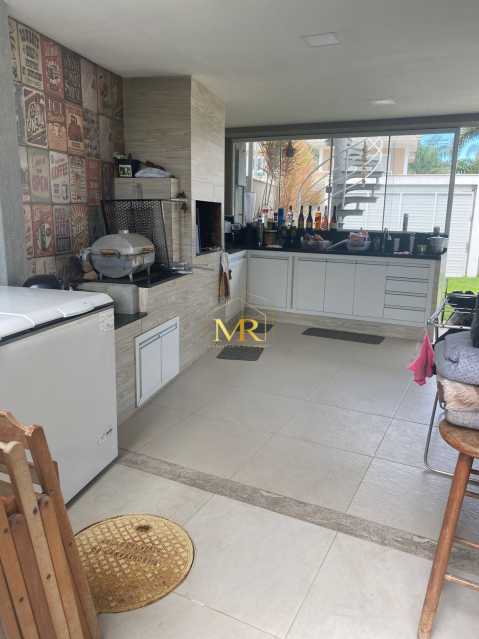 Conheça 17 do imóvel - Casa Triplex à Venda - 5 Dormitórios (4 Suítes) - Riviera del Sol - 231 m² com Piscina e Área Gourmet - R003 - 17 17 - 17
