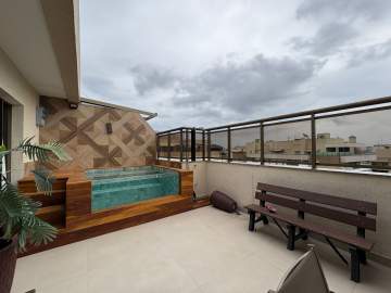 Cobertura Duplex à Venda - 2 Dormitórios (1 Suíte) - Freguesia (Jacarepaguá) - 154 m² com Piscina Privativa, Churrasqueira e 2 Vagas - R027
