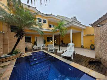 Casa em Condomínio à Venda - 4 Dormitórios (2 Suítes) - Pechincha - 240 m² com Piscina, Salão de Festas e 2 Vagas - R028MN