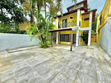Imperdível - Casa duplex à venda no Condomínio Rancho Itaúna, na Rua Lagoa Bonita, em Vargem Grande. - DM260