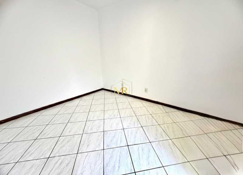 Conheça 26 2 Quarto 2 Andar do imóvel - Casa duplex à venda no Condomínio Rancho Itaúna, na Rua Lagoa Bonita, em Vargem Grande. - DM260 - 16 26 2 Quarto 2 Andar - 16