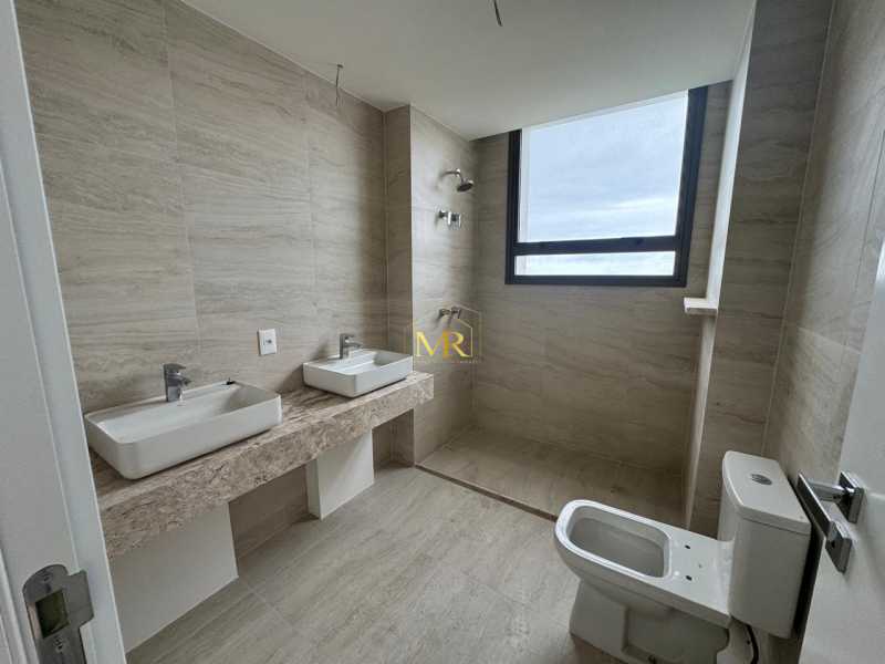 Conheça WhatsApp Image 2026-10-08 at 1 do imóvel - Apartamento à venda Avenida Ermanno Dallari, Barra da Tijuca, Rio de Janeiro - R$ 3.900.000 - M0028 - 23 WhatsApp Image 2026-10-08 at 1 - 23
