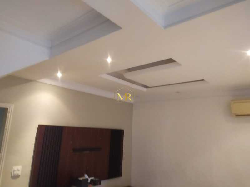 Conheça WhatsApp Image 2026-10-20 at 1 do imóvel - Casa de rua duplex 4 quartos - piscina - garagem / Residencial / Vila da Penha - DM270 - 11 WhatsApp Image 2026-10-20 at 1 - 11