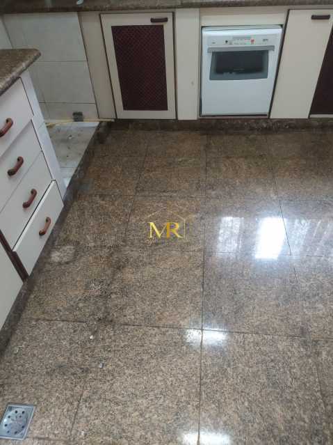Conheça WhatsApp Image 2026-10-20 at 1 do imóvel - Casa de rua duplex 4 quartos - piscina - garagem / Residencial / Vila da Penha - DM270 - 13 WhatsApp Image 2026-10-20 at 1 - 13