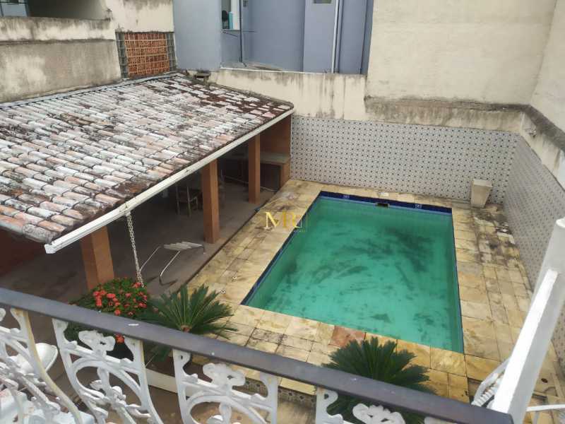 Conheça WhatsApp Image 2026-10-20 at 1 do imóvel - Casa de rua duplex 4 quartos - piscina - garagem / Residencial / Vila da Penha - DM270 - 8 WhatsApp Image 2026-10-20 at 1 - 8