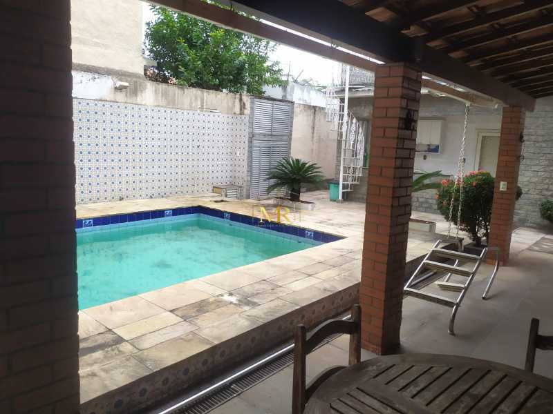 Conheça WhatsApp Image 2026-10-20 at 1 do imóvel - Casa de rua duplex 4 quartos - piscina - garagem / Residencial / Vila da Penha - DM270 - 5 WhatsApp Image 2026-10-20 at 1 - 5