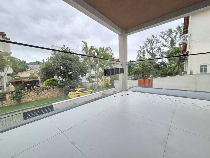 Conheça 20261021_133148 do imóvel - Casa no coração da Barra da Tijuca com 4 suítes, piscina e churrasqueira - DM272 - 17 20261021_133148 - 17