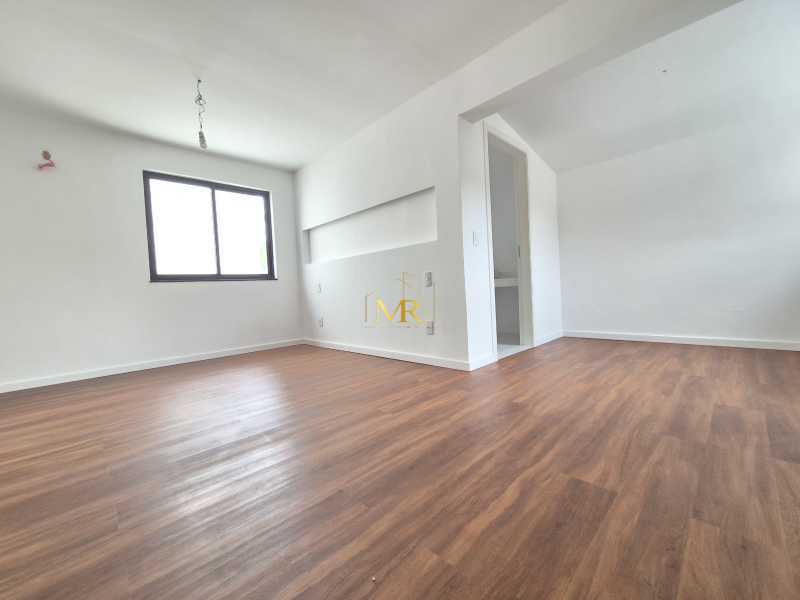 Conheça 20261021_133331 do imóvel - Casa no coração da Barra da Tijuca com 4 suítes, piscina e churrasqueira - DM272 - 20 20261021_133331 - 20