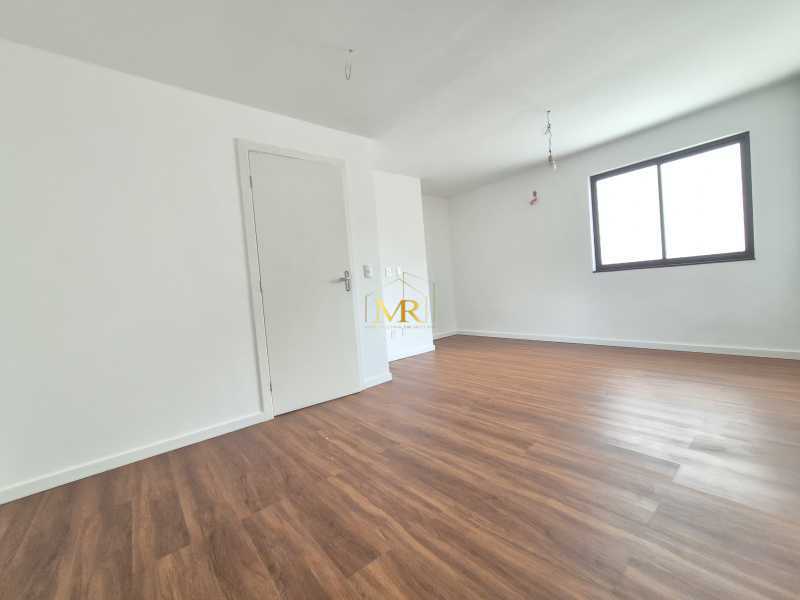 Conheça 20261021_133344 do imóvel - Casa no coração da Barra da Tijuca com 4 suítes, piscina e churrasqueira - DM272 - 21 20261021_133344 - 21