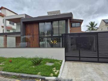 Ótima localização - Casa no coração da Barra da Tijuca com 4 suítes, piscina e churrasqueira - DM272