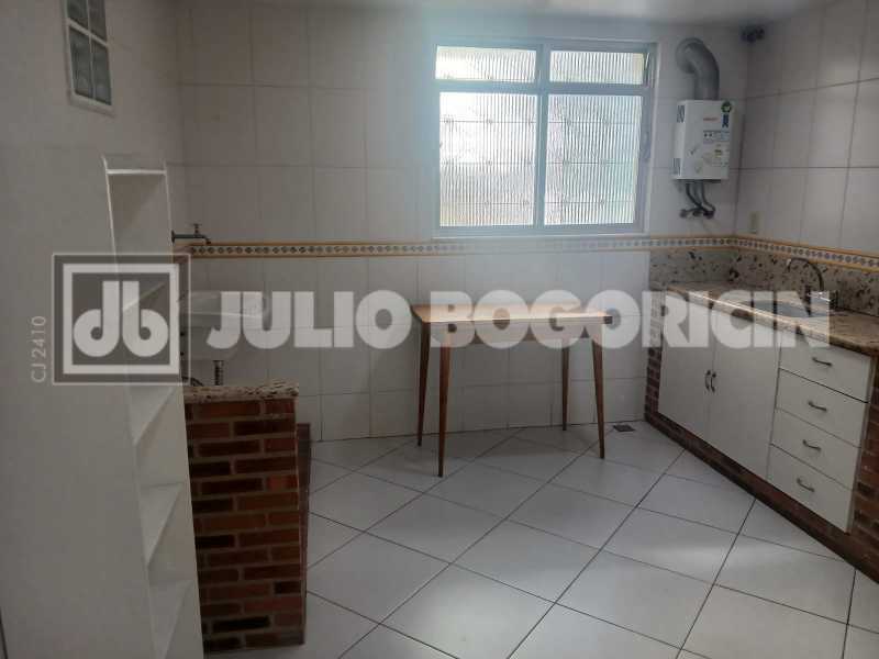 Conheça 01 10. do imóvel - Próximo Praça Saens Pena e Metrô Vazio Duplex com Terraço Estacionamento 1 veículo - JBT305257 - 13 01 10. - 13