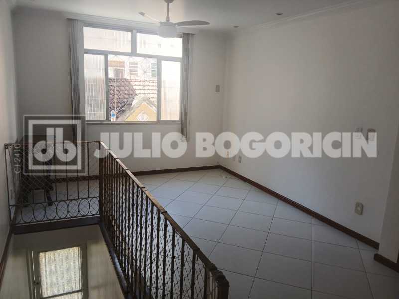 Conheça 01 13. do imóvel - Próximo Praça Saens Pena e Metrô Vazio Duplex com Terraço Estacionamento 1 veículo - JBT305257 - 16 01 13. - 16