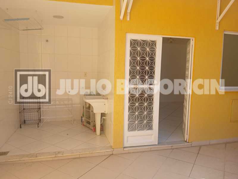 Conheça 01 38. do imóvel - Próximo Praça Saens Pena e Metrô Vazio Duplex com Terraço Estacionamento 1 veículo - JBT305257 - 38 01 38. - 38