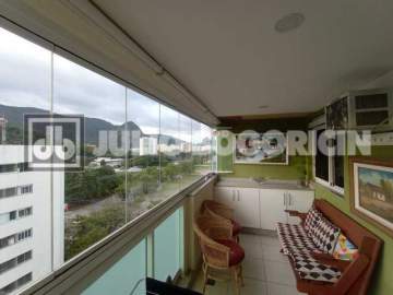 Apartamento : Padrão / Residencial / Barra Olímpica - JBRB214312