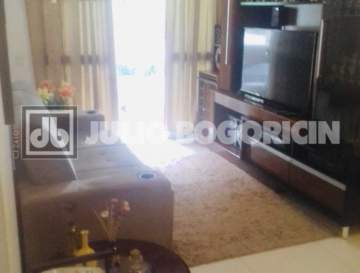 Oportunidade - Rua Pereira da Silva, 2 quartos com suíte, varanda, 1 vaga na escritura, prédio com infraestrutura de Lazer. - JBF29713
