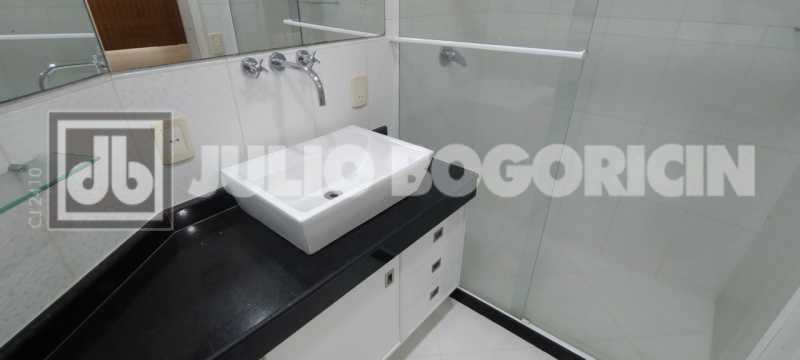 Conheça 10 do imóvel - Excelente apartamento, reformado, 2 quartos (suíte). Condomínio barato. NADA A FAZER ! Oportunidade!! - JBT207455 - 10 10 - 10