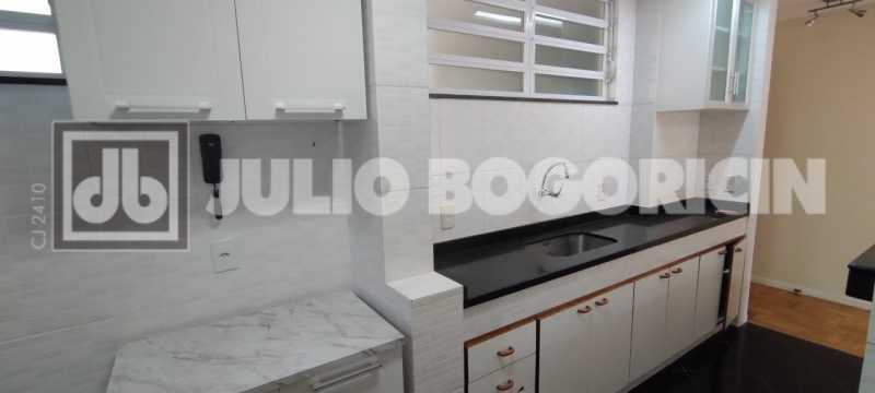 Conheça 17 do imóvel - Excelente apartamento, reformado, 2 quartos (suíte). Condomínio barato. NADA A FAZER ! Oportunidade!! - JBT207455 - 17 17 - 17