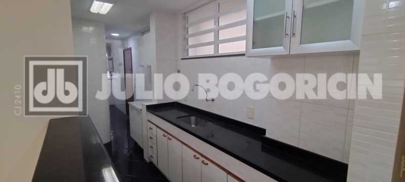 Conheça 18 do imóvel - Excelente apartamento, reformado, 2 quartos (suíte). Condomínio barato. NADA A FAZER ! Oportunidade!! - JBT207455 - 18 18 - 18