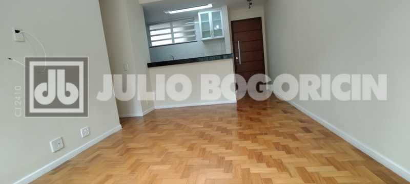 Conheça 24 do imóvel - Excelente apartamento, reformado, 2 quartos (suíte). Condomínio barato. NADA A FAZER ! Oportunidade!! - JBT207455 - 24 24 - 24