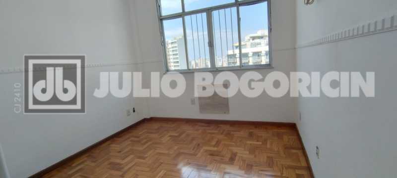 Conheça 11 do imóvel - Excepcional localização, +/- 3 minutos a pé do Metrô Uruguai. Ótimo apartamento, 3 quartos, vaga de garagem escriturada. Oportunidade!! - JBT305483 - 11 11 - 11