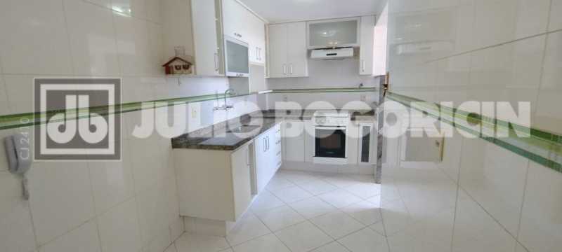 Conheça 19 do imóvel - Excepcional localização, +/- 3 minutos a pé do Metrô Uruguai. Ótimo apartamento, 3 quartos, vaga de garagem escriturada. Oportunidade!! - JBT305483 - 18 19 - 18