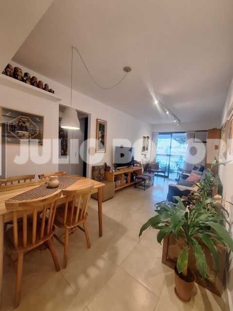 Conheça 87afba5f-2b81-4db5-94e5-d99d7c do imóvel - localização,1 minuto metrô Uruguai, farto comercio, apartamento, frente, andar alto, sol manhã, varandão, 2quartos suíte, cozinha com armários, dependências, 1 vaga, infra total., portaria 24hs - JBT207463 - 6 87afba5f-2b81-4db5-94e5-d99d7c - 6
