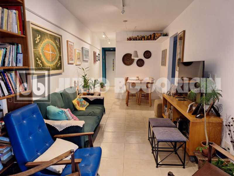 Conheça 2087c378-63f9-4152-bfea-5c4eaf do imóvel - localização,1 minuto metrô Uruguai, farto comercio, apartamento, frente, andar alto, sol manhã, varandão, 2quartos suíte, cozinha com armários, dependências, 1 vaga, infra total., portaria 24hs - JBT207463 - 9 2087c378-63f9-4152-bfea-5c4eaf - 9