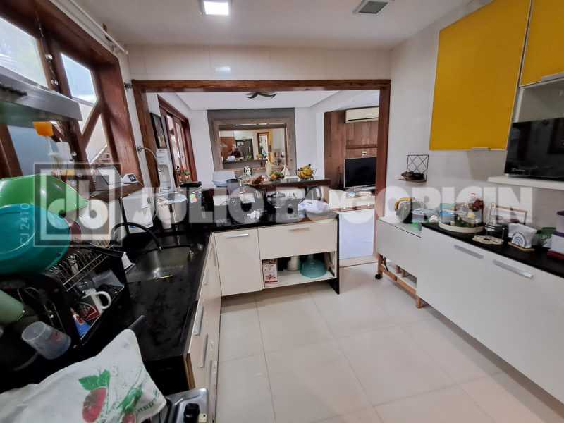 Conheça 1000524518 do imóvel - Casa em Condomínio : Residencial / Freguesia (Jacarepaguá) Casa 2 quartos avarandados 1 suíte condomínio arborizado linha amarela papizzo Condomínio Alvorada - JBJ602254 - 20 1000524518 - 20
