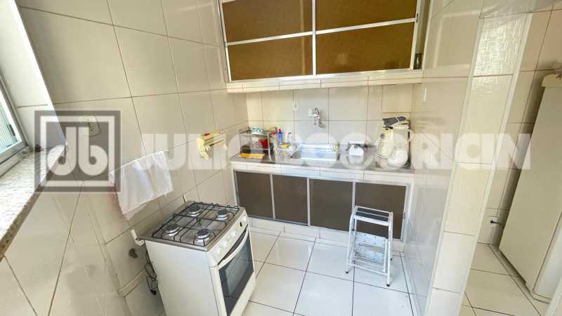 Conheça 85. do imóvel - MÉIER - RUA AQUIDABÃ - AMPLA CASA DE VILA À VENDA - 6 DORMITÓRIOS( 1 SUÍTE) - TERRAÇO - ATENDE 2 FAMILIAS. - JBM608564 - 17 85. - 17