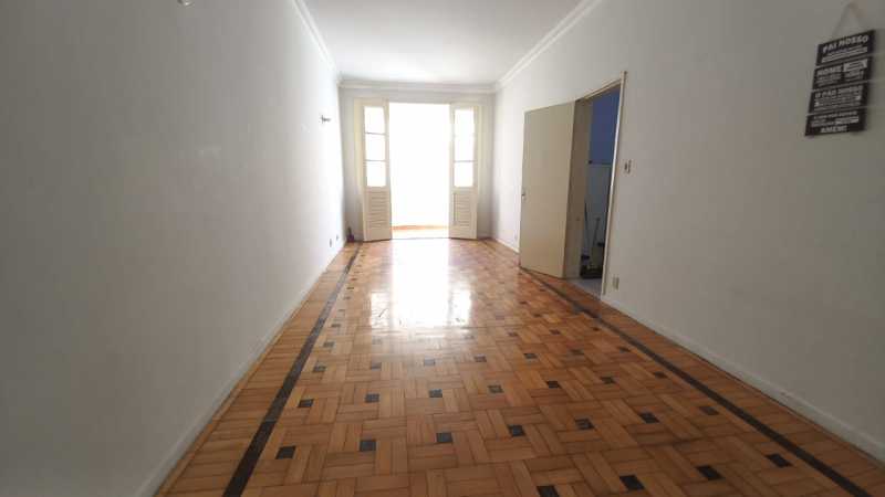 Apartamento com 3 quartos no centro da cidade