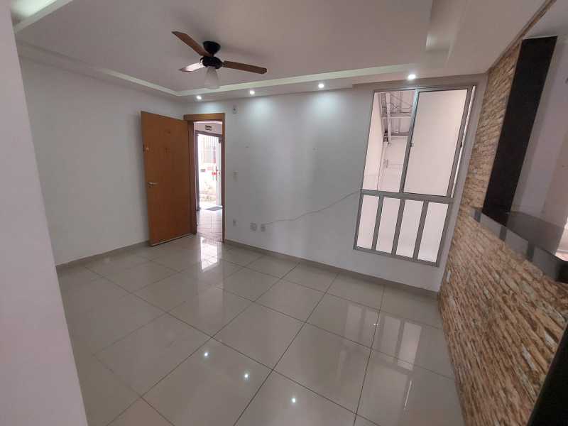 Apartamento com Área Privativa - Bairro Industrial