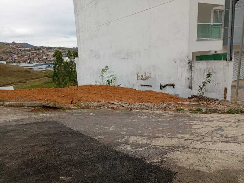 Terreno Multifamiliar à venda Encosta do Sol, Juiz de Fora - R$ 179.900