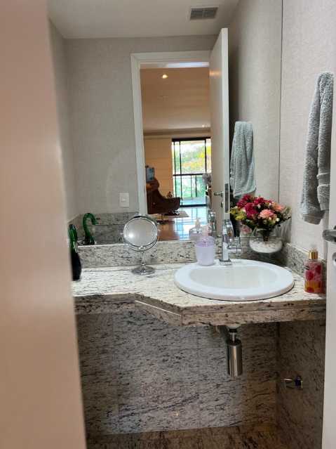 Conheça Imagem do WhatsApp de 2025-08- do imóvel - Vendo 4 Quartos na Praia da Barra da Tijuca! Valor Imperdível!! - 157 - 3 Imagem do WhatsApp de 2025-08- - 3