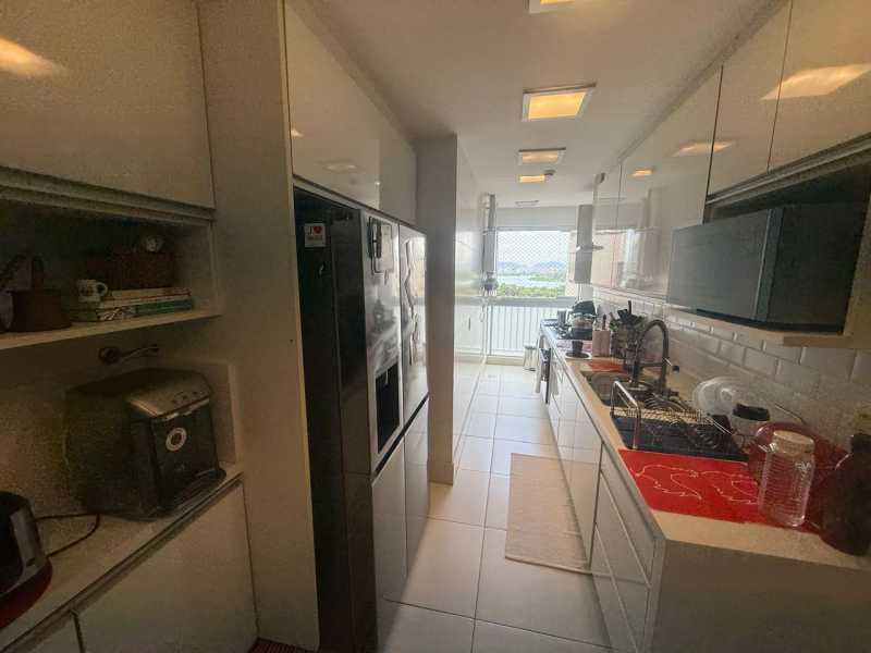 Conheça 17. do imóvel - Vendo Linda Cobertura no Santa Monica na Barra da Tijuca - 199 - 19 17. - 19