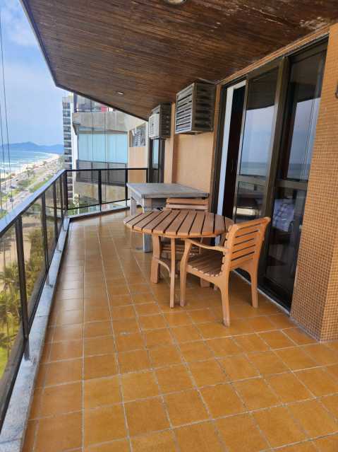 Conheça WhatsApp Image 2026-05-25 at 0 do imóvel - Vendo Apartamento de Frente pra Praia da Barra da Tijuca - Vista Livre pro Mar - 242 - 4 WhatsApp Image 2026-05-25 at 0 - 4