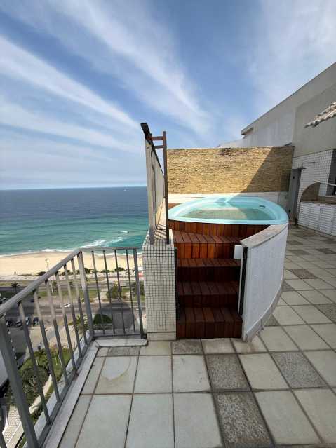Conheça WhatsApp Image 2026-07-23 at 1 do imóvel - Vendo Cobertura Duplex Com Em frente a Praia da Barra da Tijuca - 266 - 4 WhatsApp Image 2026-07-23 at 1 - 4