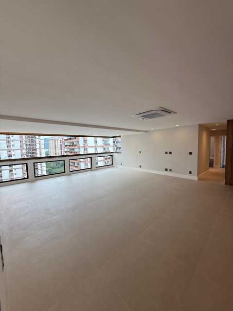 Conheça WhatsApp Image 2026-07-24 at 1 do imóvel - Vendo Lindo Apartamento de 4 quartos no Barramares na praia da Barra da Tijuca - 269 - 4 WhatsApp Image 2026-07-24 at 1 - 4