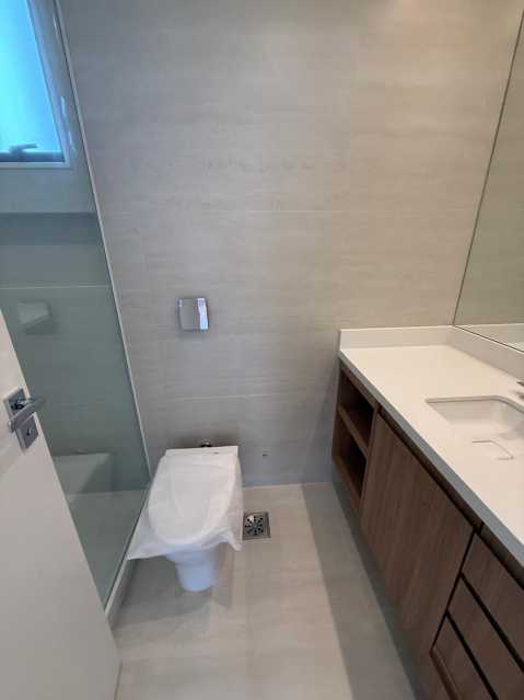Conheça WhatsApp Image 2026-07-24 at 1 do imóvel - Vendo Lindo Apartamento de 4 quartos no Barramares na praia da Barra da Tijuca - 269 - 18 WhatsApp Image 2026-07-24 at 1 - 18