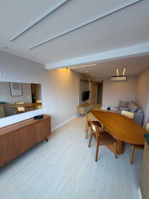 Conheça 3. do imóvel - Vendo Flat Barramares - Bloco 4 - Lindo e reformado - Cozinha Americana - Vista Mar - Sol manhã - 302 - 5 3. - 5