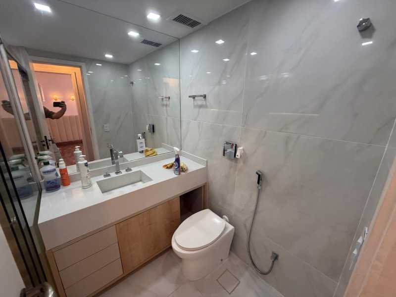 Conheça 8. do imóvel - Vendo lindo apartamento de 3 quartos no Barramares - 313 - 7 8. - 7